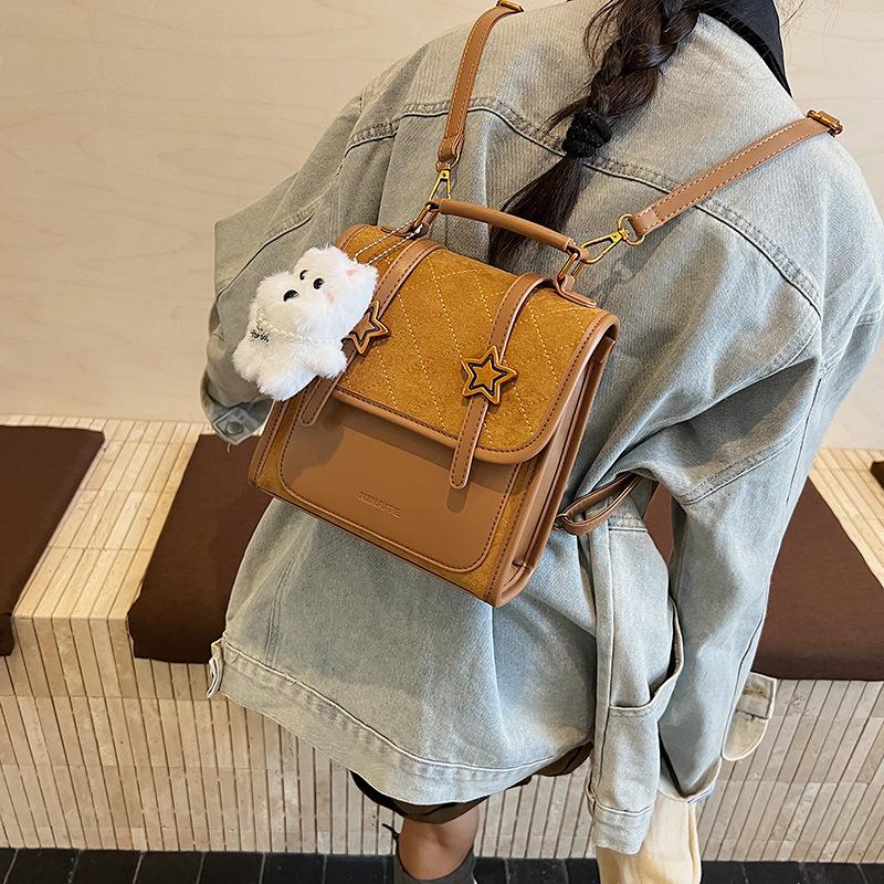 Niche design backpack female fashion student class schoolbag Korean version of leisure street trend lightweight travel backpack