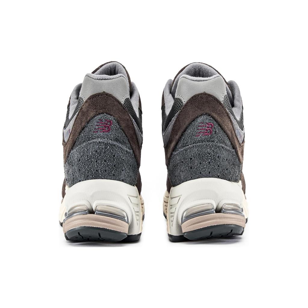 New Balance 2002R Лунный Новый год — кроссовки унисекс Rich Earth коричневого цвета с черным верхом Castlerock M2002RLY