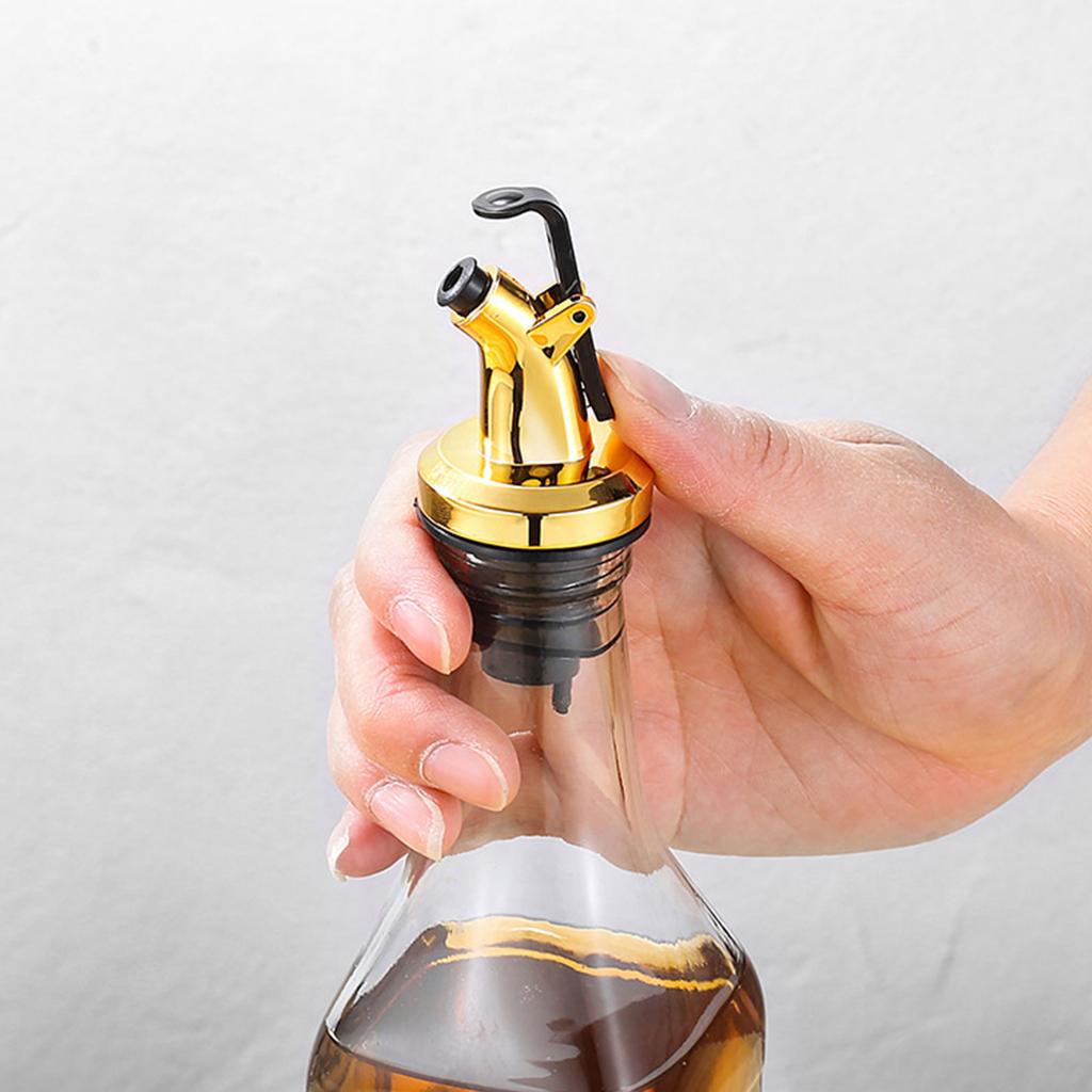 Set of 4 Leak proof Oil Bottle Stopper Liquor Dispenser Plastic Material Wine Pourer Lock Plug Cap Wine Bottle Pourer