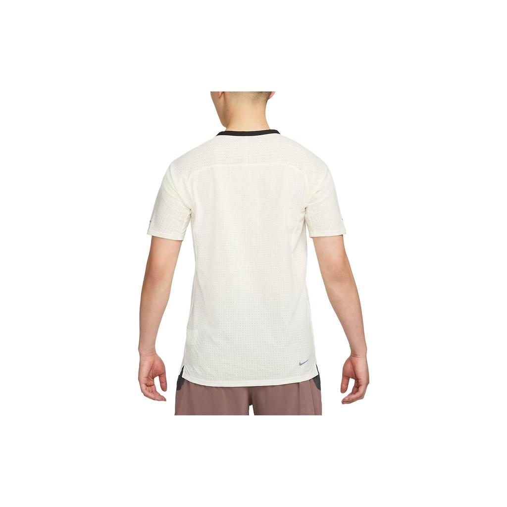 Nike Мужская футболка Dri Fit Trail Solar Chase Цвет: Кокосовое молоко DV9306-113