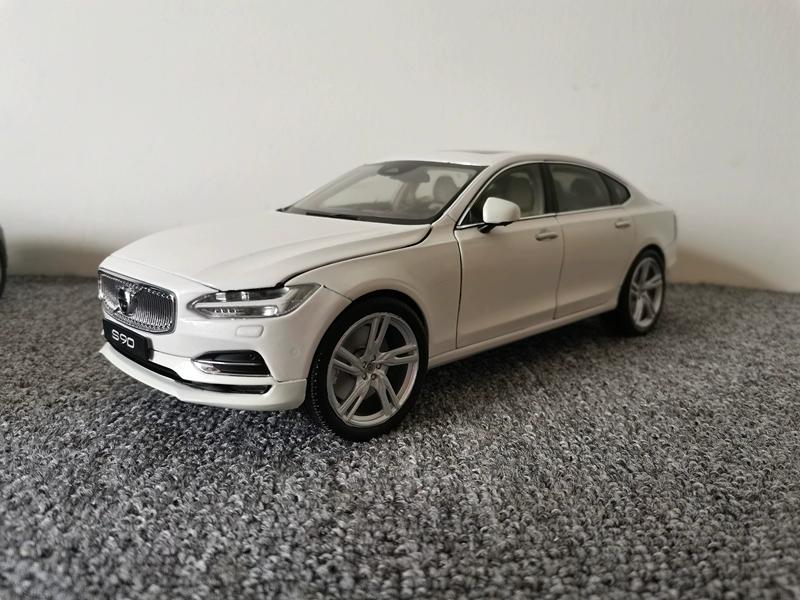 Официальный Volvo 1:Модели автомобилей из сплава в масштабе 1:18 - XC60, XC90, S60L, литые под давлением с заводской металлической краской, коллекционная модель для демонстрации