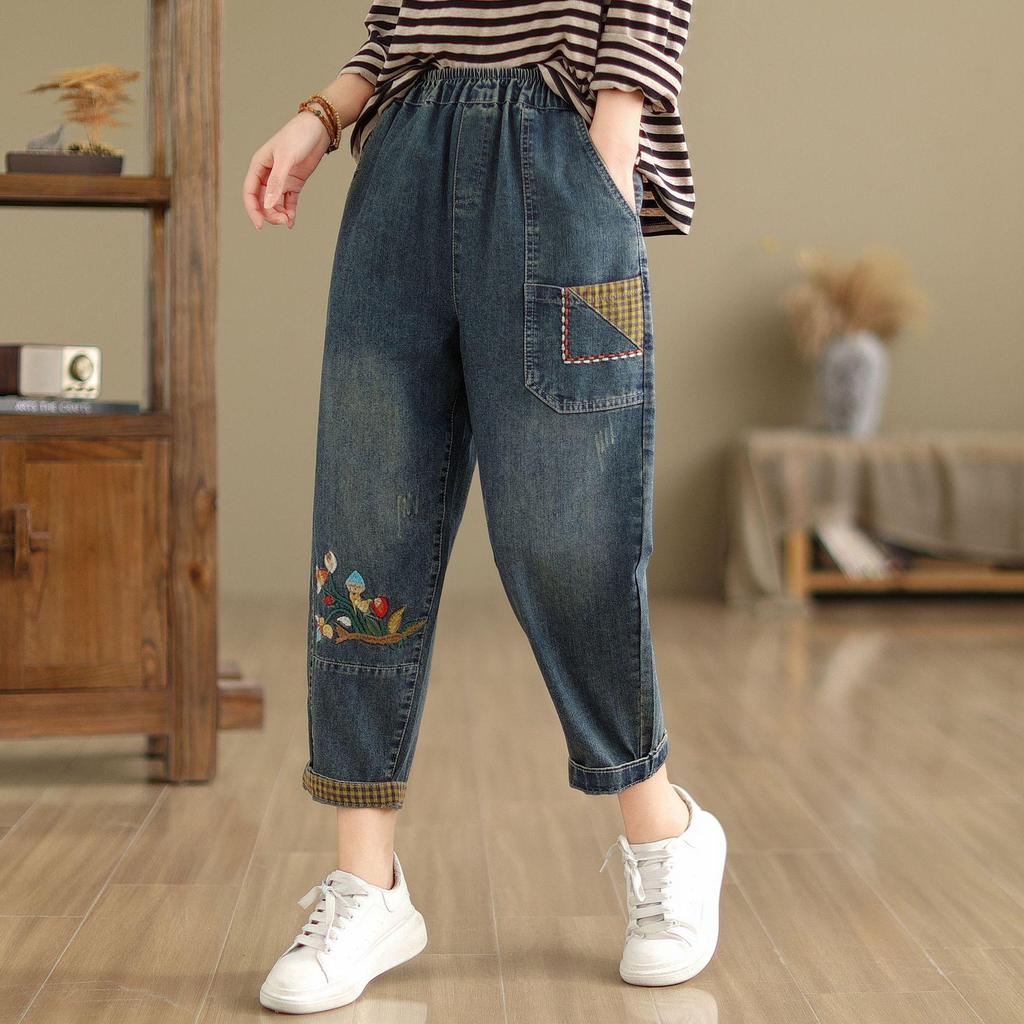 Women's Embroidered Kitten Harem Pants - Casual Loose Eight-Point Plus Size Jeans for Spring/Summer
