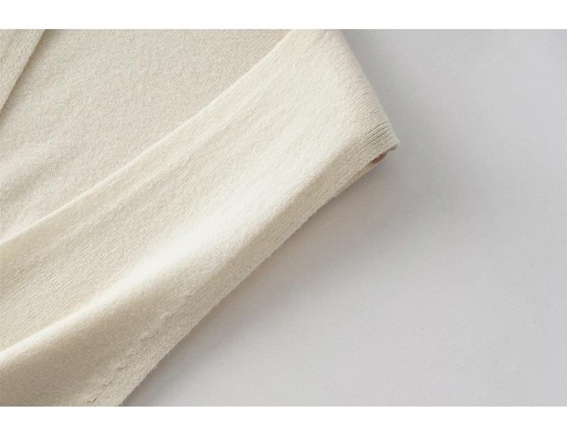 Жилет без рукавов с V-образным вырезом и градиентом из бамбуковой шерсти 2024 года во французском стиле