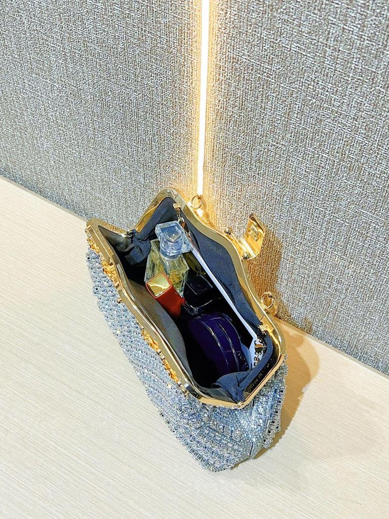 Роскошная вечерняя сумочка со стразами - сумка-чеонгсам с бриллиантовой цепочкой