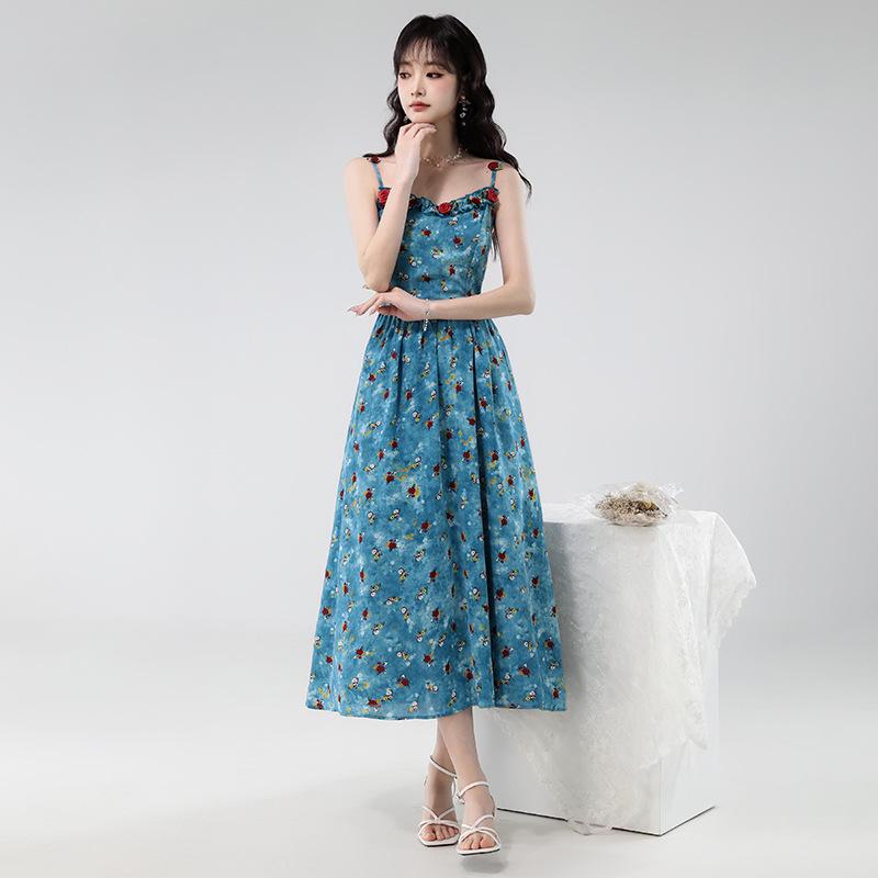 Women's Blue Floral French Style Slimming Summer Dress with Waist-Cinching Design