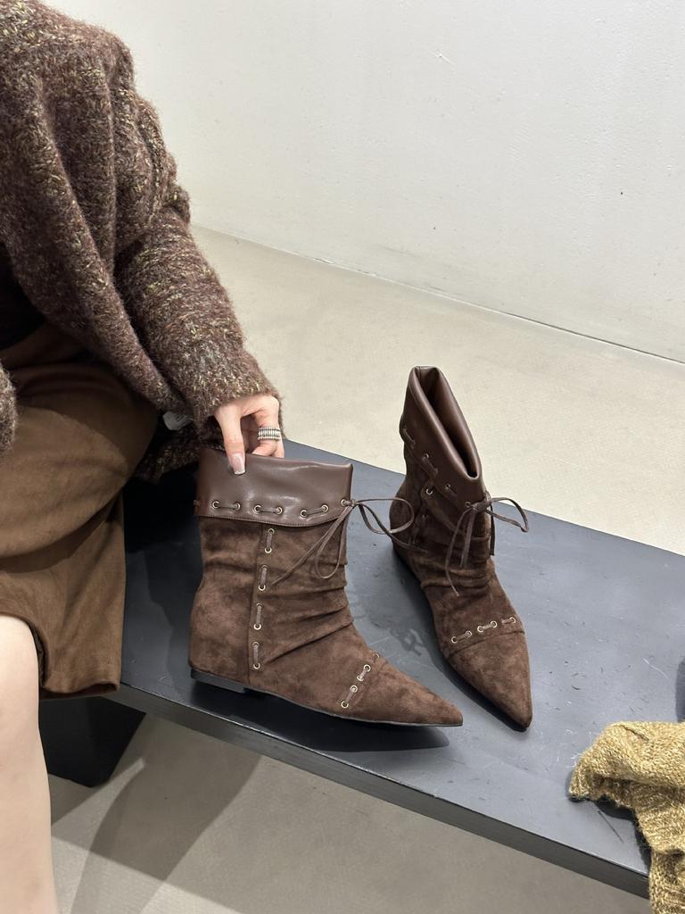 Внутренние увеличивающие рост замшевые остроносые ботильоны на шнуровке женские 2025 осень и зима новая корейская версия ковбойских ботинок западного стиля рукав модные ботинки