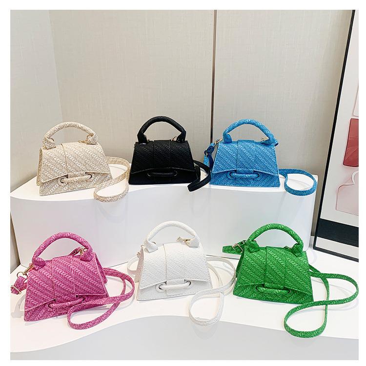 2024 Девичья Мини-сумочка: Новый весенне-летний кошелек-кроссбоди для монет, горячо продаваемая квадратная сумка для женщин