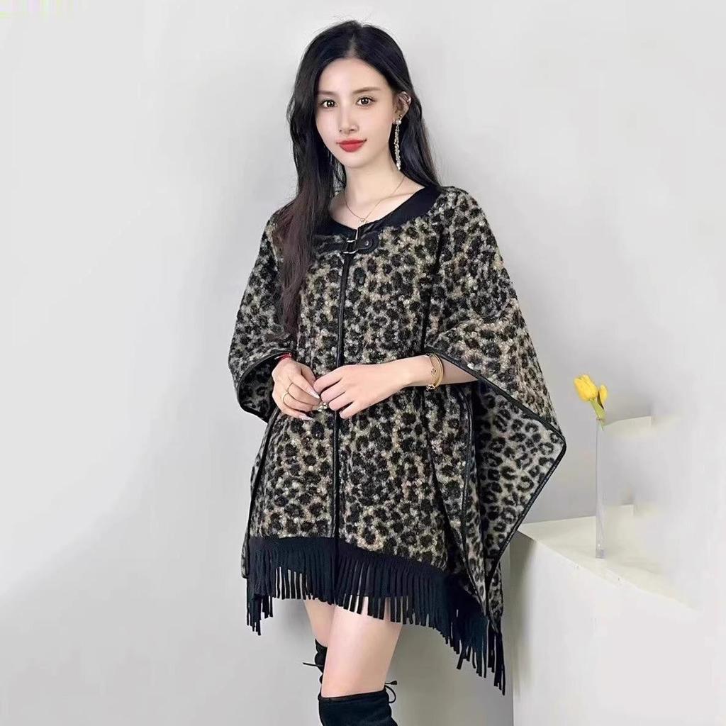 Maillard Wears A Vintage Design Niche Plaid Splicing Cape Fringed Shawl Sleeveless Granular Velvet Thick Coat