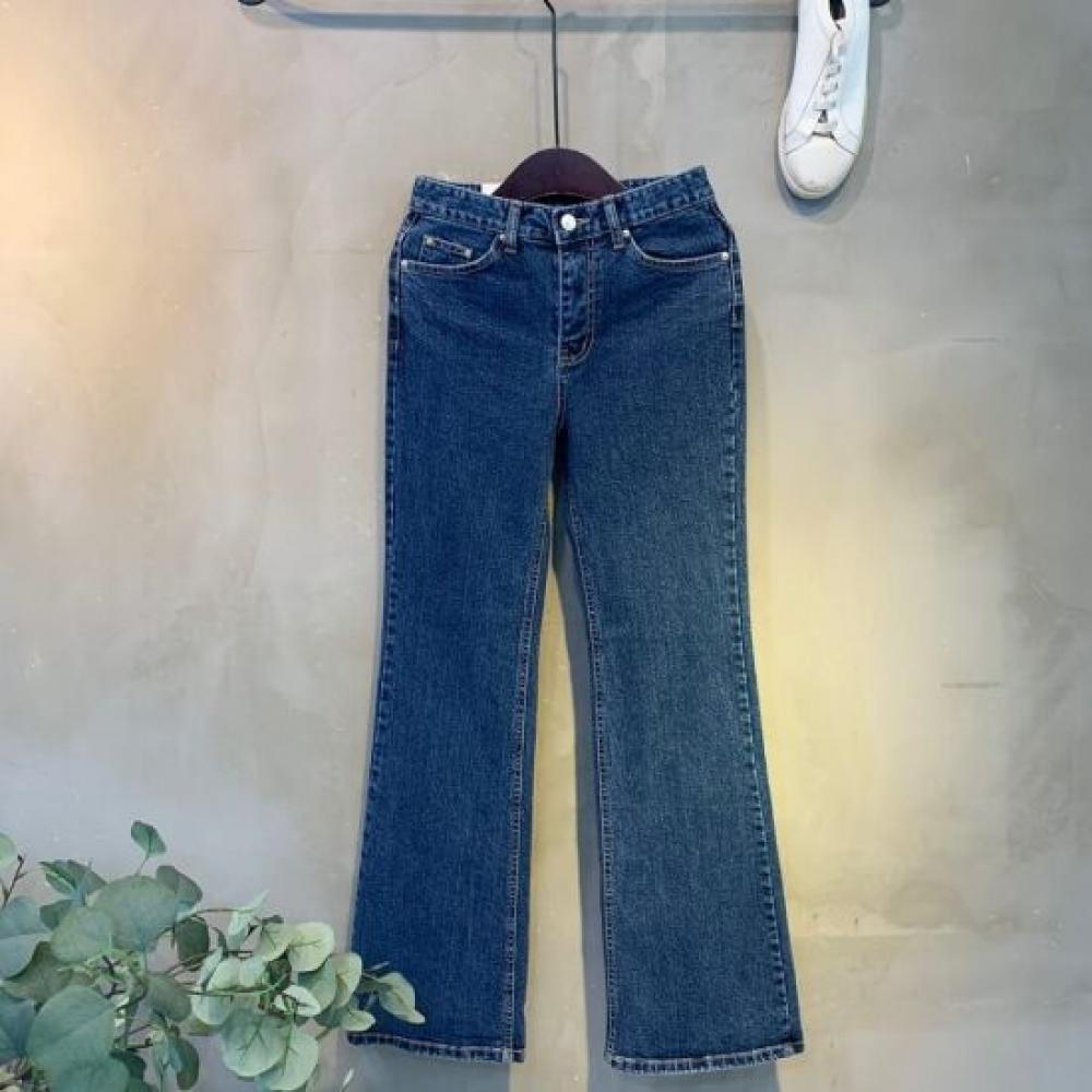C S In The Room Hitte Span baSiC bootCut jeanS One Color