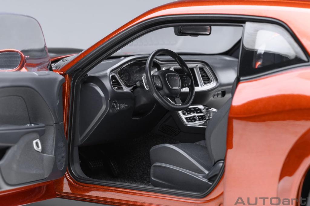 AUTOart Dodge Challenger Scat Pack Wide Body 2022 SINAMON Orange Готовый продукт 1/18 R/T STICK/Metallic