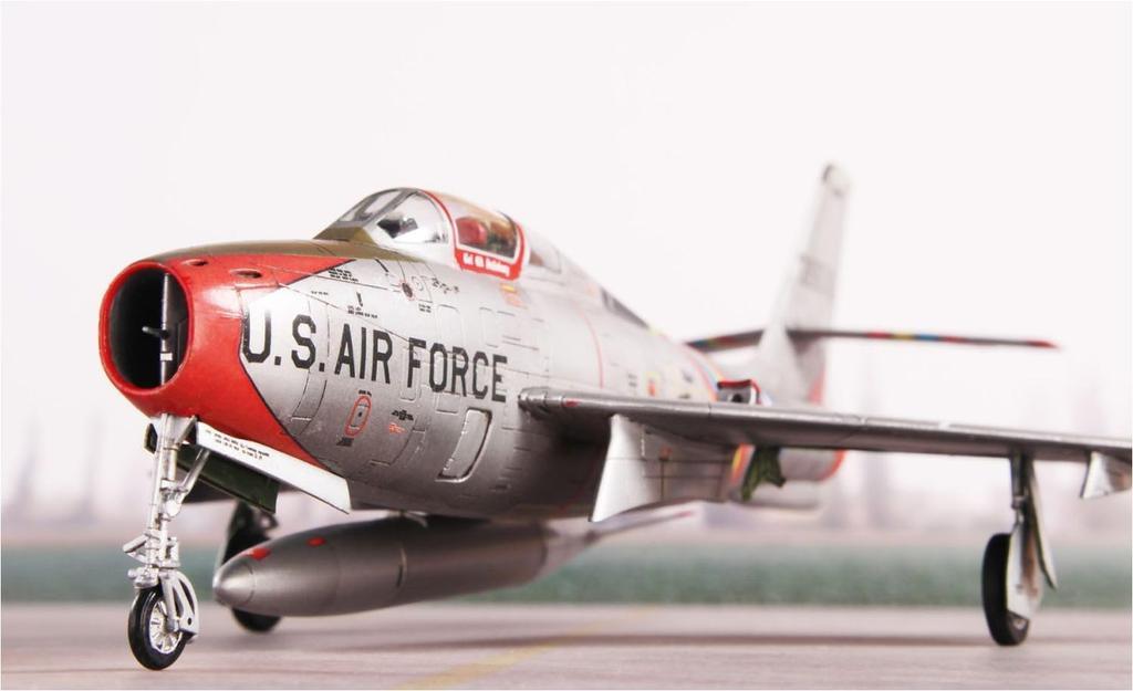 Special Hobby American Republic Thunderstreak Fighter Plastic Model SH72395 1/72 F-84F