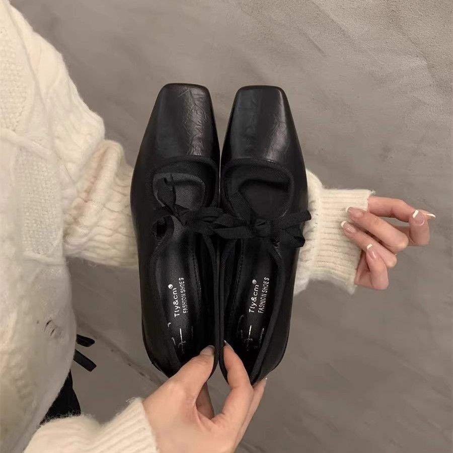 Ретро французские одинарные туфли женские 2025 весна новые с мелким вырезом на плоской подошве квадратный носок балетки туфли Мэри Джейн