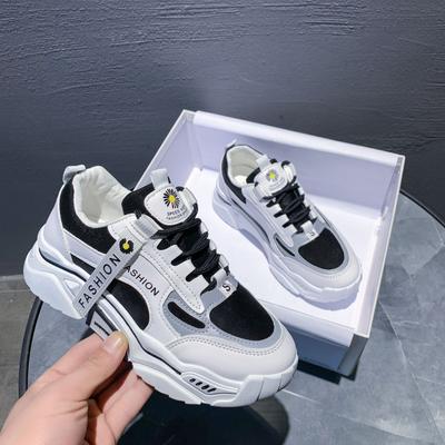 Мода Мода 2024 Весна Светоотражающие кроссовки на платформе Женская обувь Корейские массивные кроссовки на шнуровке Смешанный цвет Женская вулканизированная обувь
