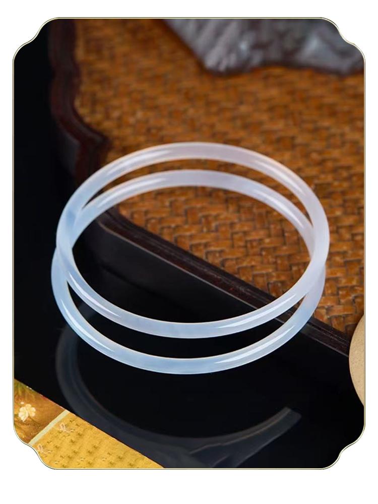 Moisturizing and transparent lychee frozen white moonlight fine strip double circle jingle bracelet, simple and versatile jade bracelet