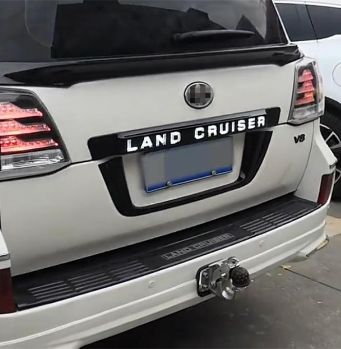 Светодиодная декоративная полоса на заднюю дверь с тормозными огнями для Land Cruiser 2008-2023