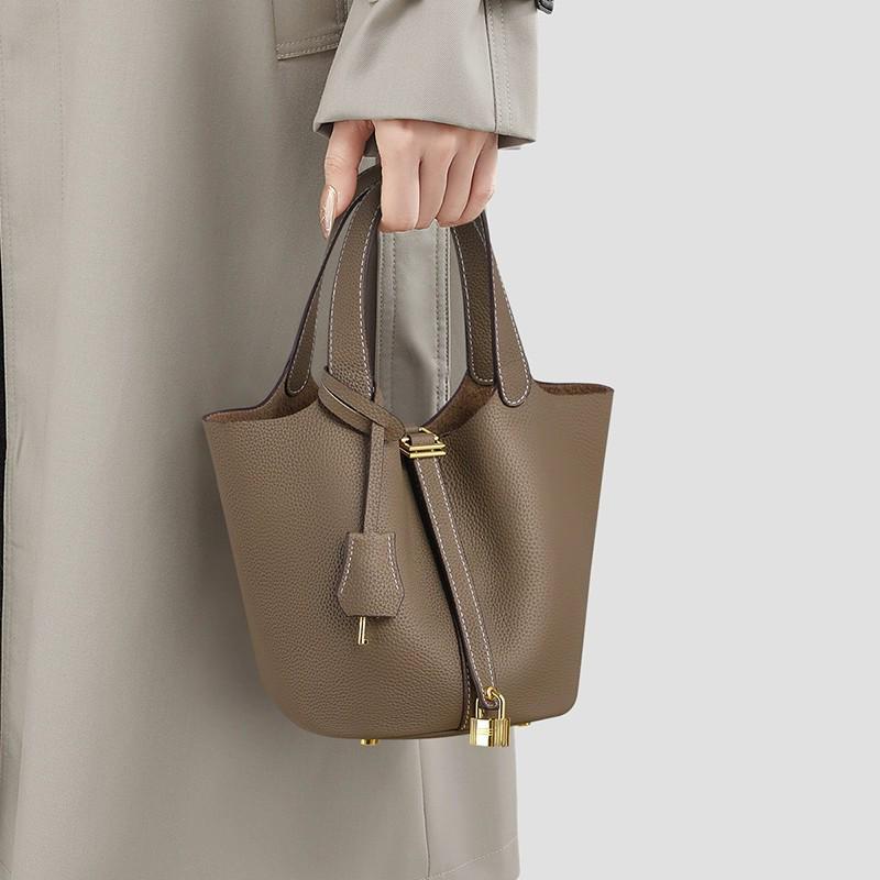 Женская летняя сумка-тоут из коровьей кожи ТОГО на 2025 год