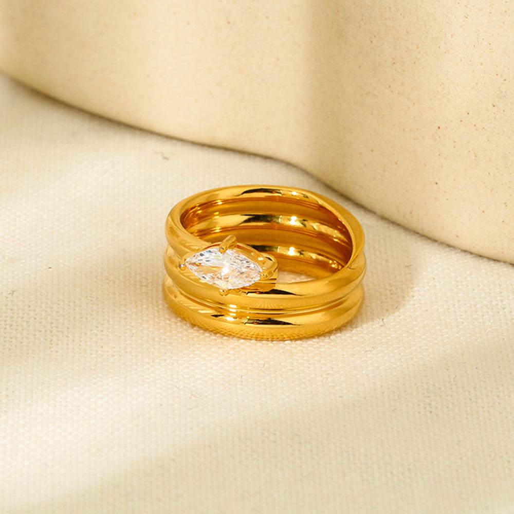 ins horse eye zircon ring plated with 18K gold stainless steel spiral curved ring light luxury stacked jewelry women