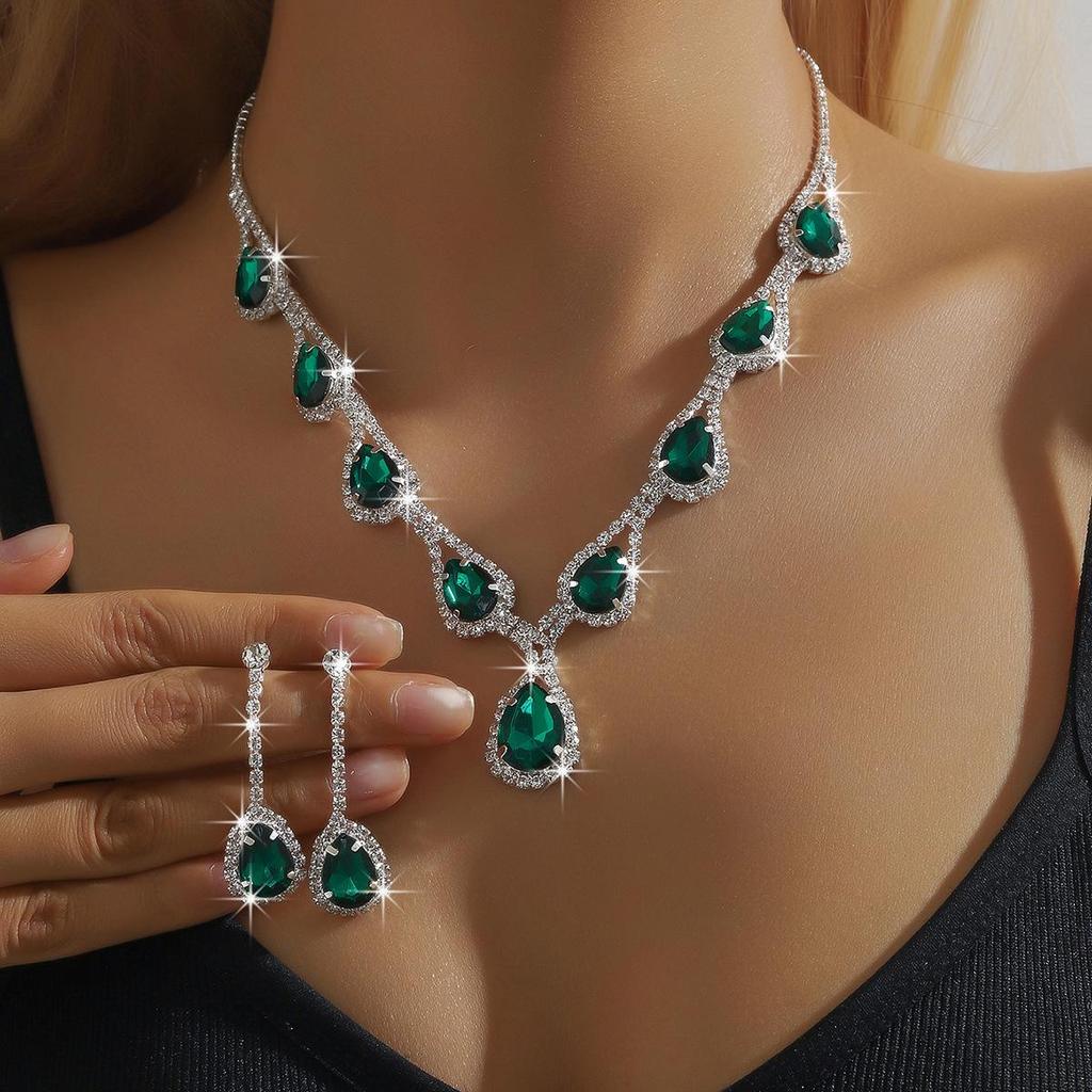 Элегантный набор ожерелий с цирконами: Винтажная цепочка на ключицу