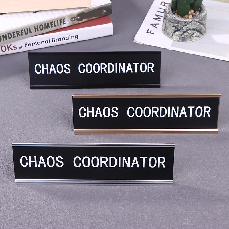 Карточка должности Координатор хаоса Офисный декор Настольная табличка Смешные таблички Рабочие принадлежности для женщин Металлическая именная табличка