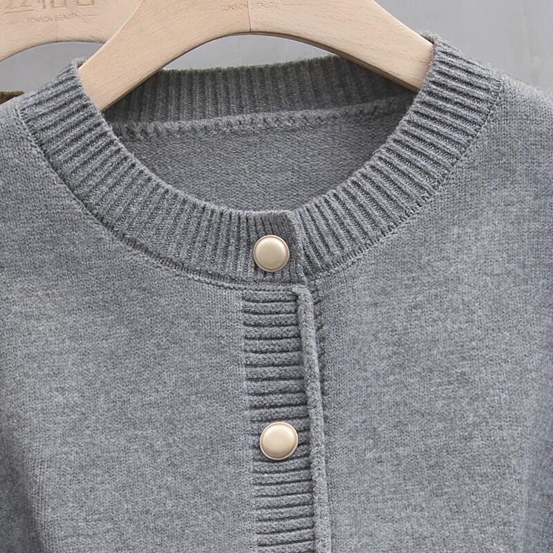 Женский вязаный жилет с круглым вырезом