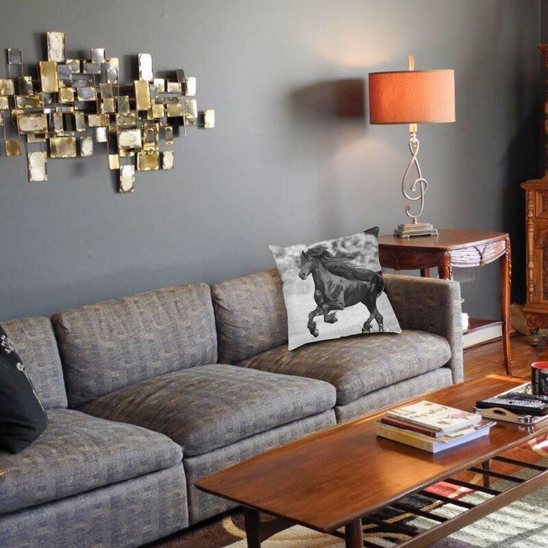 Black Friesian Horse Gallops Cushion Cover 40X40Cm Velvet Animal Throw Pillow Case For Sofa Square Pillowcase Bedroom Decoration
