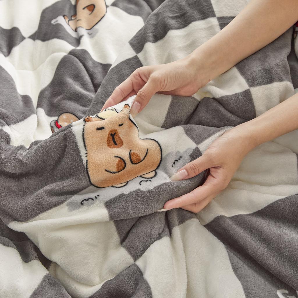 Three Layer Thickened Milk Velvet Winter Blanket for Bed Cartoon Capybara Pattern Weighted Blanket Adult Children Warm Comforter