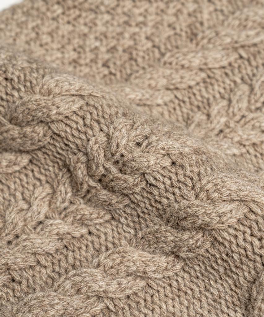 Edeunbeoleokeulleob Aran Crew-Neck Sweater (Beige)