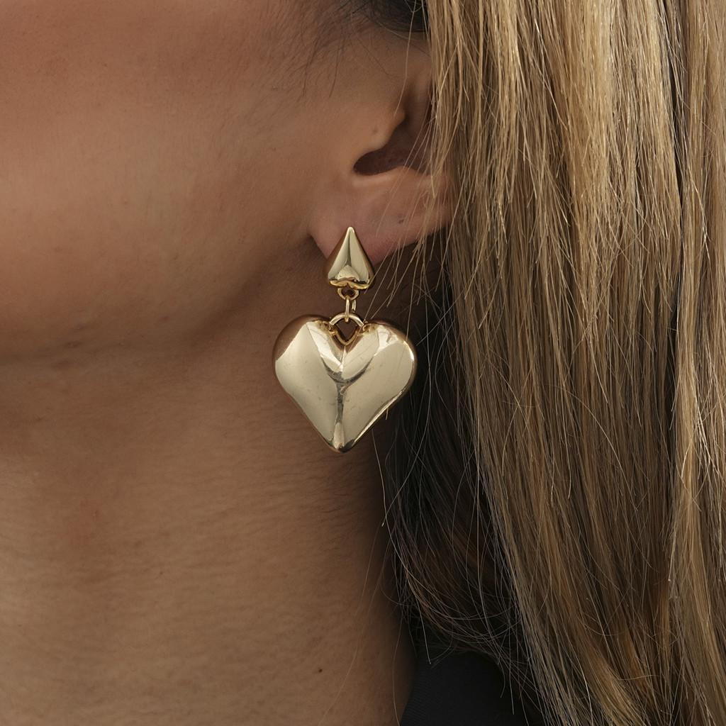Trendy Gold 2023 Heart Earrings Stylish Zinc Alloy Womens Fashion Winter