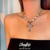 New Personality Reflective Pearls Double Layered Cross Necklace Female Luxury Niche Design Tide Jewelry.