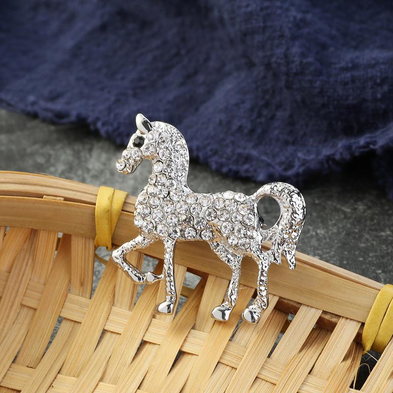 Брошь Кот Год Лошади Высококачественный Сплав Животное Цветок-бутоньер Знак Зодиака Аксессуары для Одежды