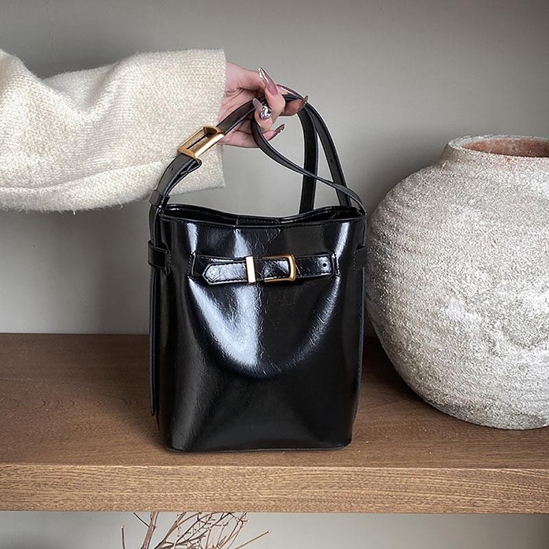 Корейская лакированная кожаная глянцевая большая вместительная дизайнерская сумка-ведро женская новая ретро повседневная простая сумка через плечо на одно плечо