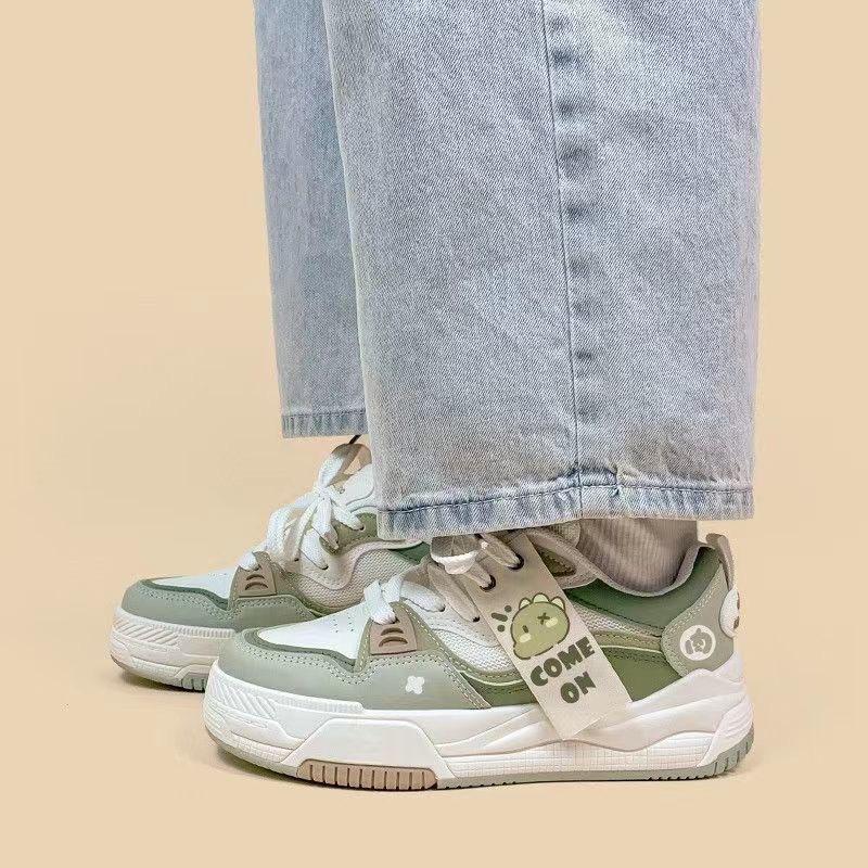 Корейская версия кед для девочек, спортивная и повседневная обувь для женщин, новинка 2025 года, милые универсальные дышащие туфли на платформе-«хлебушки» для девочек