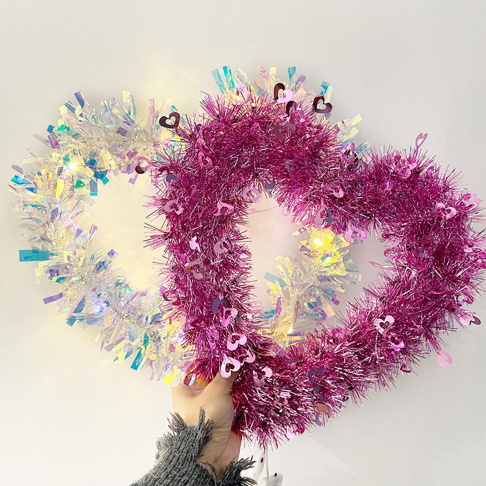 Очаровательный венок «Красное сердце» со светодиодной подсветкой — восхитительный декоративный акцент для Дня святого Валентина