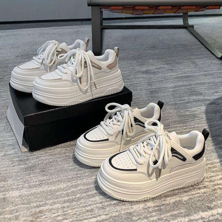 Кожаная платформа белая обувь женская 2025 весна новая универсальная повседневная увеличение роста дышащая одинарная обувь студенческая спортивная обувь для скейтборда