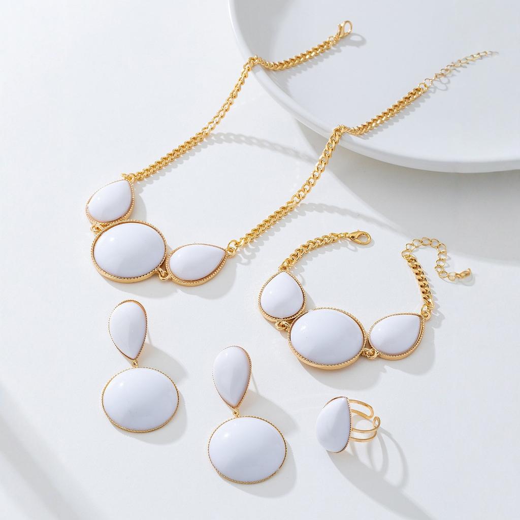 Модный круглый комплект из ожерелья, сережек, браслета и кольца