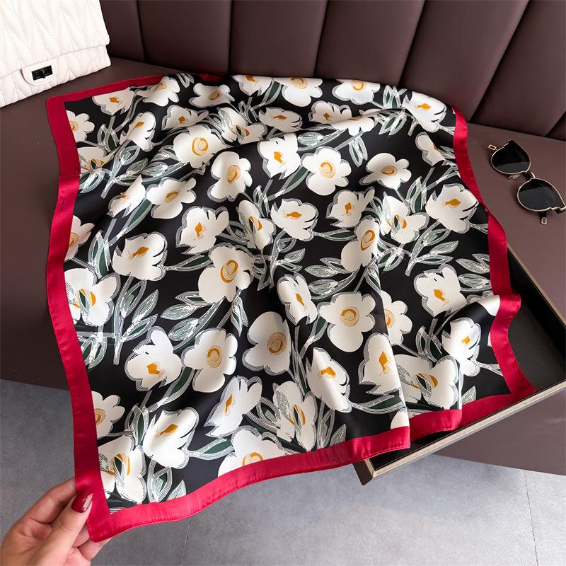 Korean version of flower fashion printing silk scarf square scarf high-end shawl sunscreen neck small square scarf headscarf women's scarf