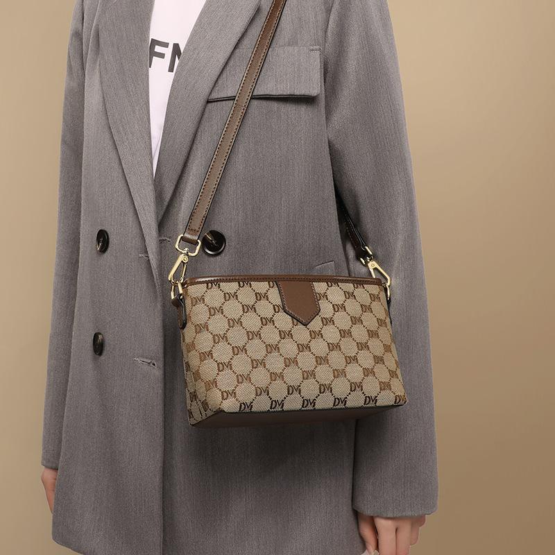 New Women's Bag Crossbody Bag Middle-aged Mother Bag High-end Versatile Small Bag Shoulder Bag