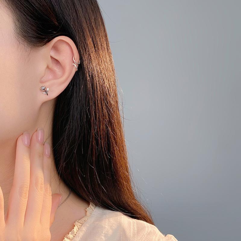 Милые цветочные серьги для женщин с нежным, маленьким темпераментом и универсальных девушек, которые заботятся о ушах и не вызывают аллергии