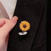 Trendy Sunflower Metal Brooch Cute Flower Lapel Pins for Women Girls Clothing Suit Badges Jewelry Accessories Gift