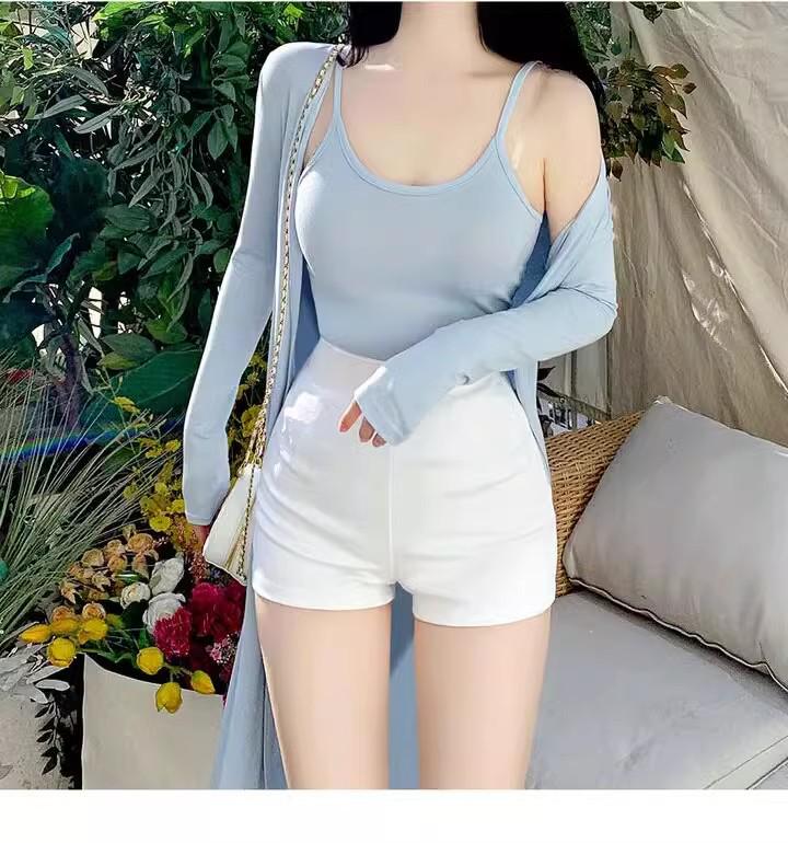 Маленькие черные шорты с высокой талией, облегающие бедра, для стройного высокого силуэта – женские летние шорты для верхней одежды