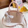 2025 новый стиль плетеная маленькая сумка в иностранном стиле Сен милая женская сумка лето популярный шелковый шарф сумка через плечо ручная сумка-ведро