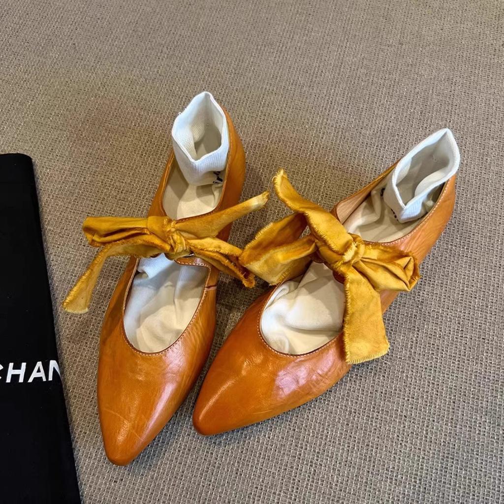 Версия из коровьей кожи ~ остроконечные литературные и художественные балетки на шнуровке для женщин, легкие роскошные туфли Мэри Джейн с бантом и неглубоким горлом