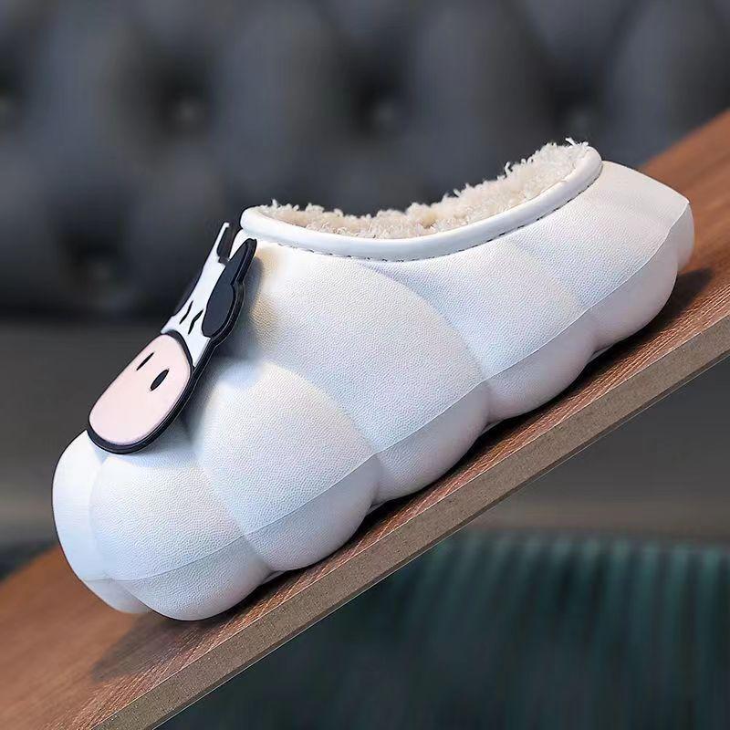 2024 Новые детские тапочки с изображением коровы и животных из мультфильма, детская обувь высшего качества, шлепанцы на плоской подошве, милые маленькие мягкие тапочки для дома с изображением молочной коровы