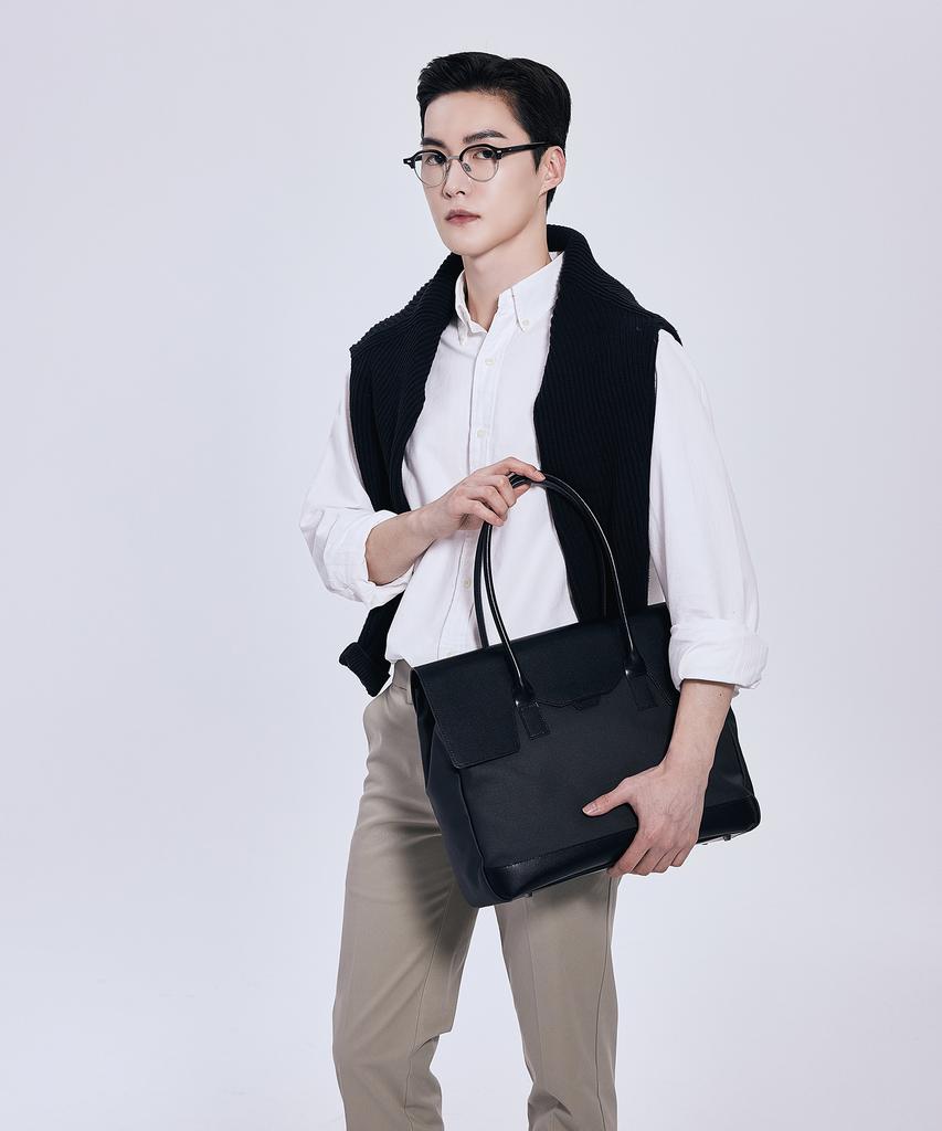 Bedford11Th Polygon Large Flap Tote [Black]