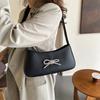 Простой темпераментный бант 2024 новый тренд корейская версия мода повседневная иностранный стиль подмышки однотонная маленькая квадратная сумка