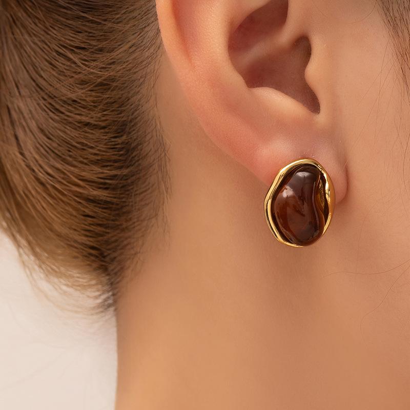 Необычные геометрические женские серьги-пусеты янтарного цвета, коричневые акриловые серьги с имитацией камня, маленькие серьги для женщин, новинка 2025