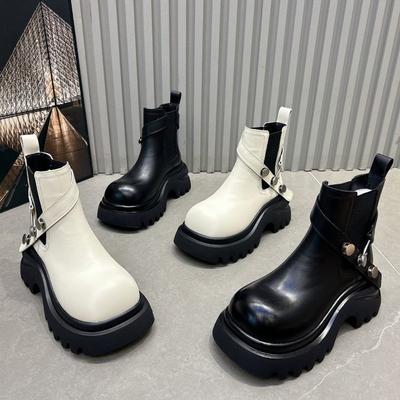 Осенние туфли на платформе-маффине 2025, универсальные новые ботильоны челси с пряжкой на ремне, ботильоны-сигареты, увеличивающие рост, женские ботинки мартин