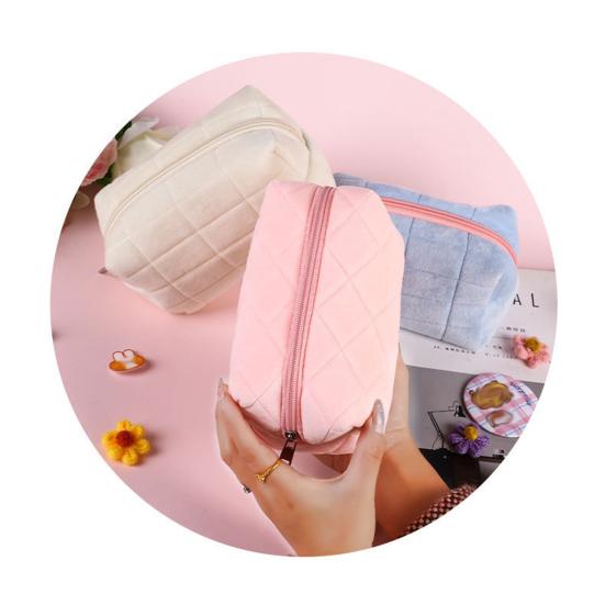 Плюшевая косметичка, милая большая вместительная женская сумка, легко носить с собой, портативная, просторная с металлической молнией, косметический органайзер