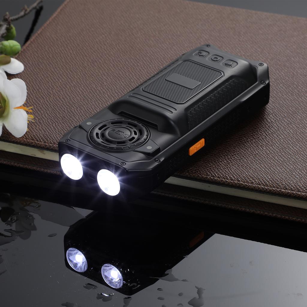 M6000 Кнопка мобильного телефона Экран 2,4 дюйма Большой динамик 2400 мАч Двойной фонарик Камера FM Четыре карты 2G Функциональный телефон