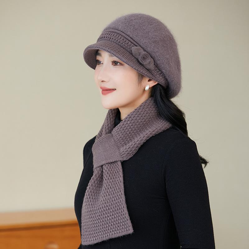 Осенние и зимние шапки для людей среднего и пожилого возраста Женские флисовые утепленные наушники Вязаные шерстяные шапки Меховые кепки с козырьком